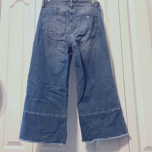 Guess-Los Angeles Women's Sz.28 Distressed Frayed Bottom Kick Crop Jeans-Vintage - Picture 8 of 16